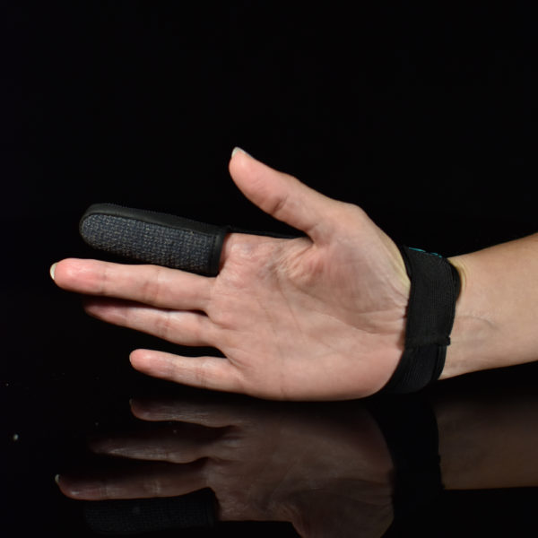 Wolf Casting Glove